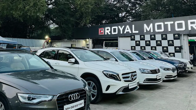 THE ROYAL MOTORS